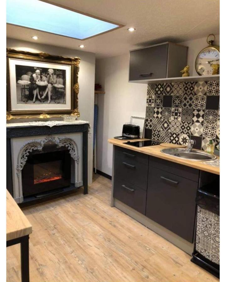 Appartement Romantique Parisien, Baignoire Retro Au Pied Du Lit 滨海布洛涅 外观 照片