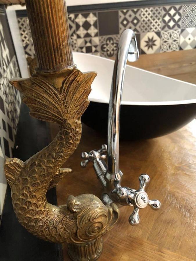 Appartement Romantique Parisien, Baignoire Retro Au Pied Du Lit 滨海布洛涅 外观 照片